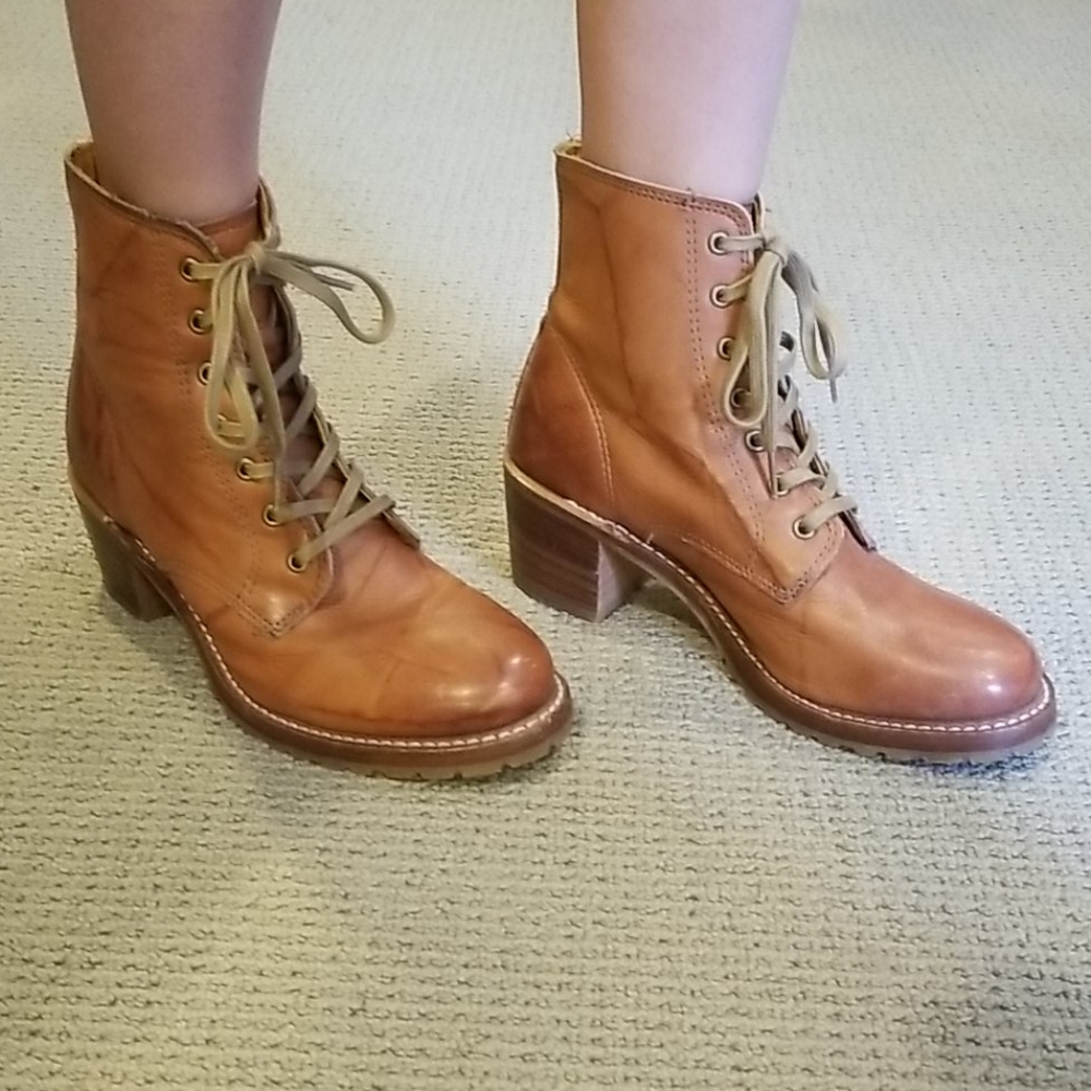 Frye Lace Up Boots Sz 8